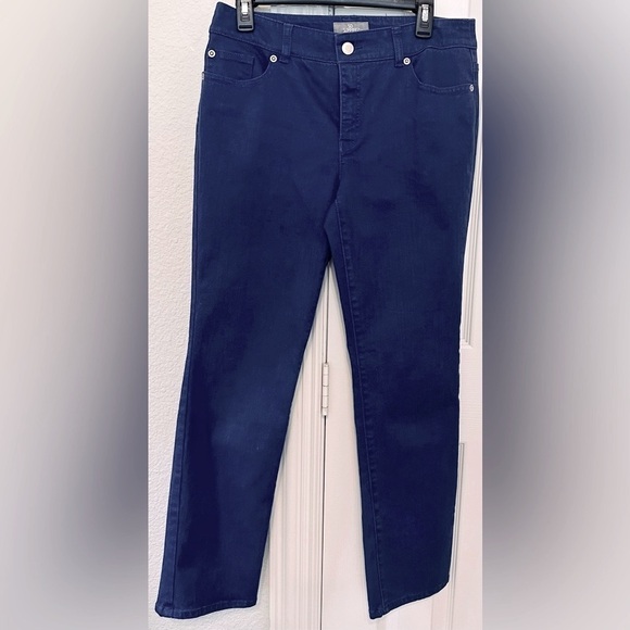 Chico’s jeans size 0.5 - purplish blue color Slimming line of jeans - Picture 1 of 4